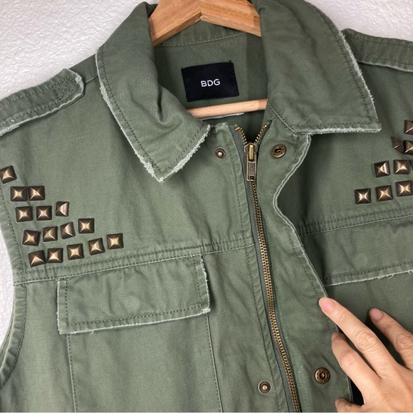 BDG Urban Outfitters Boho Vest Studded Army Green M Distressed Cotton Oversize - Picture 5 of 16